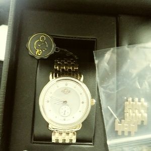 Nearly New GV2 Rose Goldtone Watch
